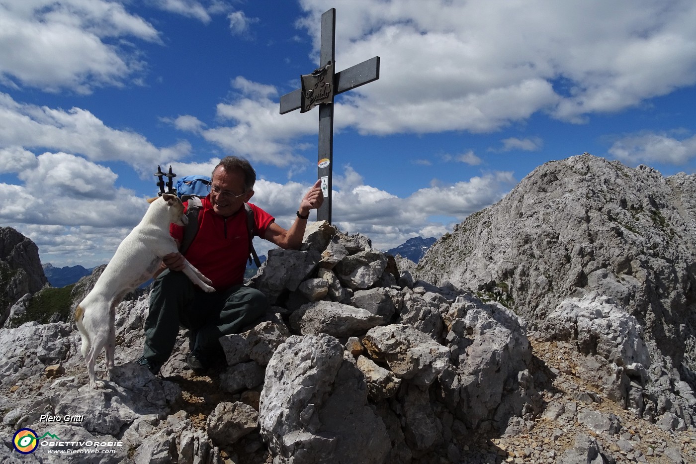 62 Alla croce dell'anticima Presolana or. con vista in cima..JPG